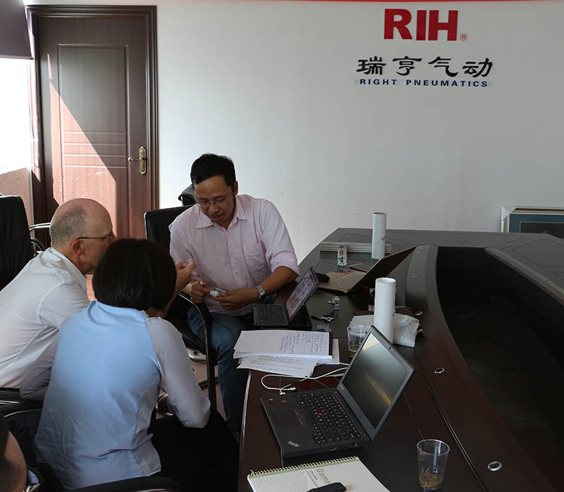 機(jī)械式無(wú)桿氣缸 機(jī)械式無(wú)桿氣缸